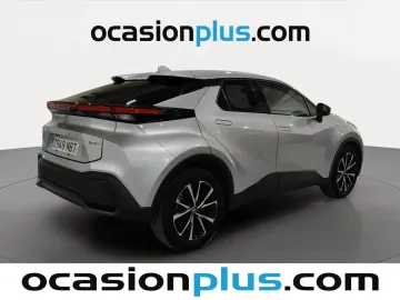 Car image 3