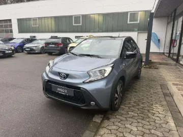 Car image 2