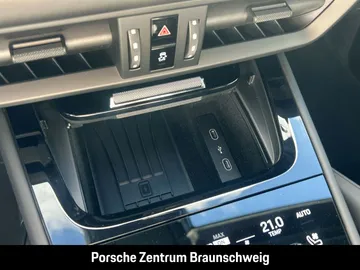 Car image 34