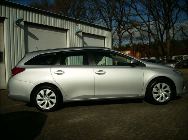 Toyota Auris Touring Sports 73 kW image number 4