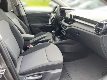 Car image 12