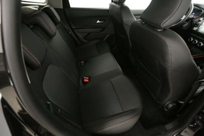 Car image 30