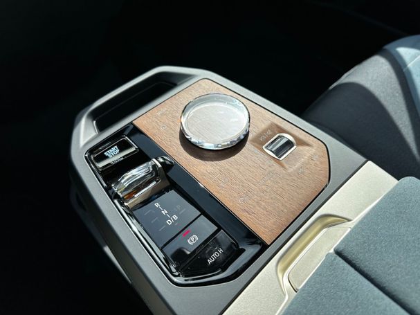 BMW iX xDrive 240 kW image number 15