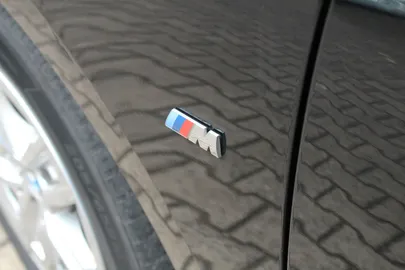 Car image 33