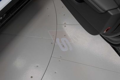 Car image 33