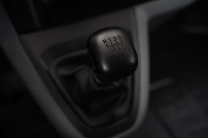 Car image 33