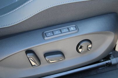 Car image 36