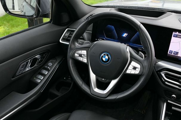 BMW 330 e Touring 215 kW image number 23