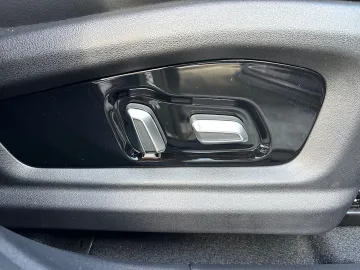 Car image 41