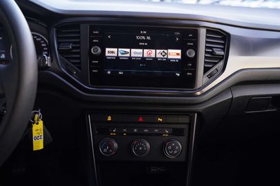 Car image 33