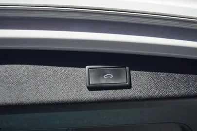 Car image 38
