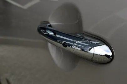 Car image 36