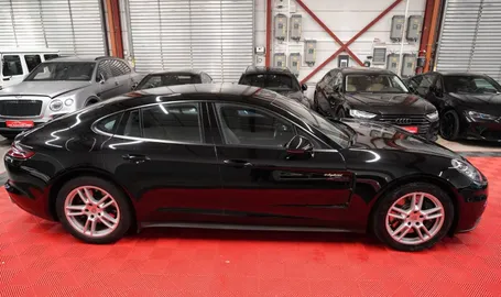 Car image 5