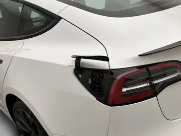 Car image 34