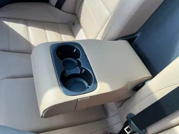 Car image 34