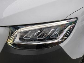 Car image 32