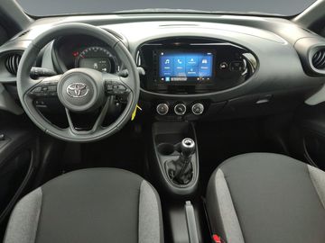 Car image 12