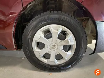 Car image 20