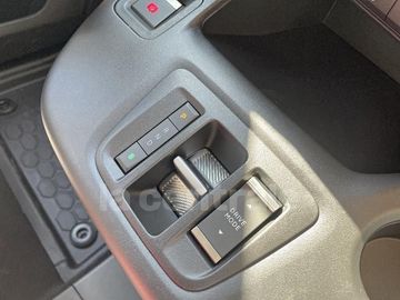 Car image 33