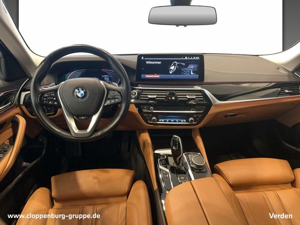 BMW 540d Touring xDrive 250 kW image number 14