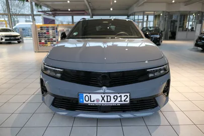 Car image 2