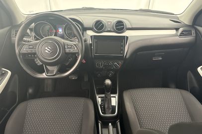 Car image 12