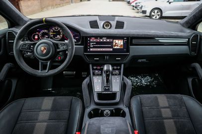 Car image 30