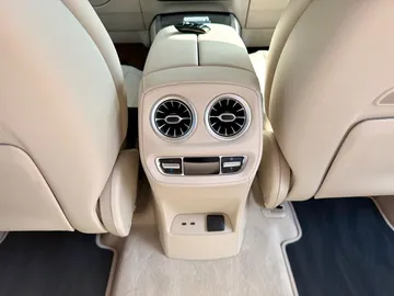 Car image 38