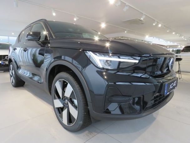 Volvo XC40 Single Motor Extended Range Plus 185 kW image number 4