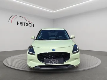 Car image 4