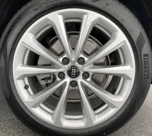 Car image 33