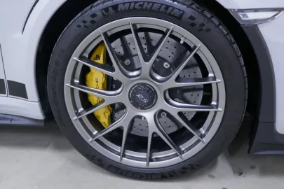 Car image 37