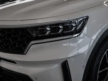 Car image 27