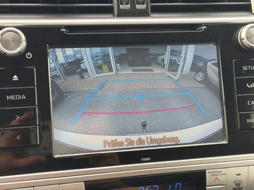 Car image 30