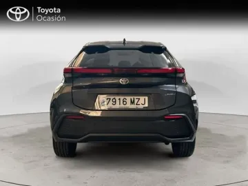 Car image 3