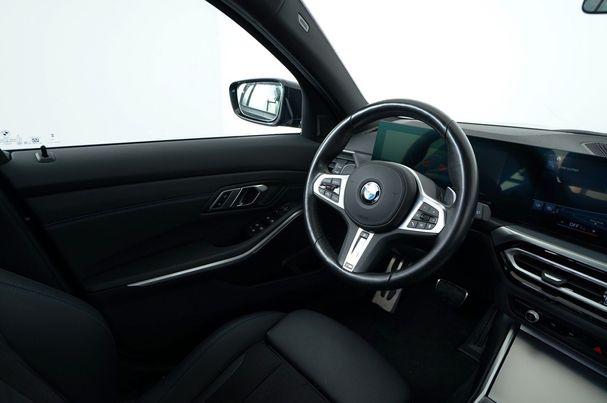 BMW 320d Touring xDrive 140 kW image number 9