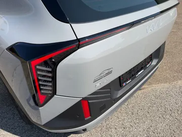 Car image 31