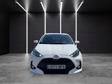 Car image 3