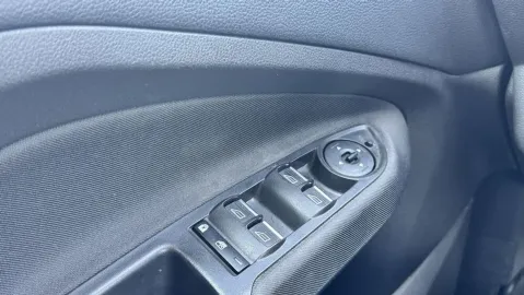 Car image 37