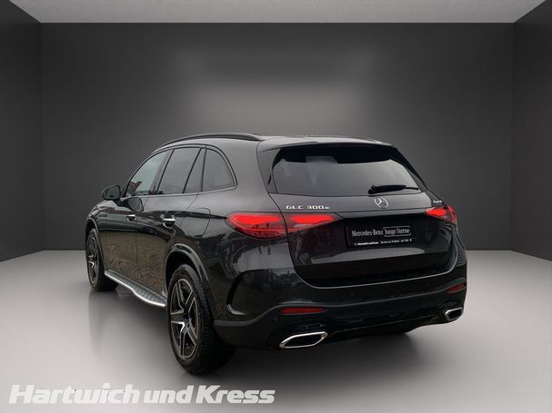 Mercedes-Benz GLC 300 e AMG Line 4Matic 230 kW image number 4