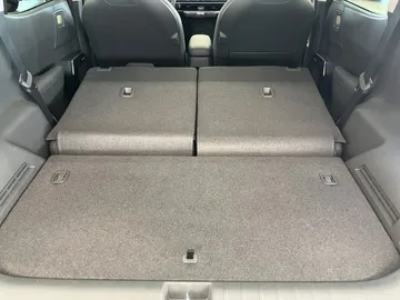 Car image 33
