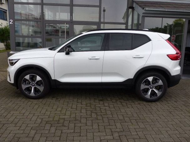 Volvo XC40 B3 Plus Dark 120 kW image number 3