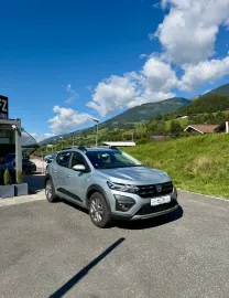 Car image 8