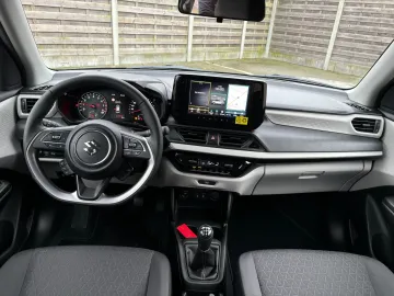 Car image 24