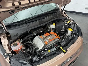 Car image 32