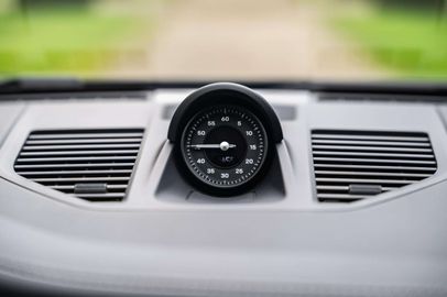 Car image 36