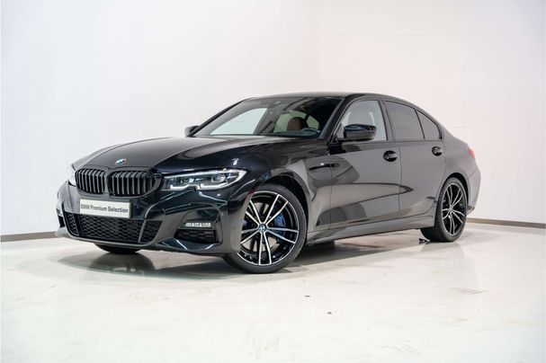 BMW 320i M Sport 135 kW image number 1