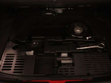 Car image 36