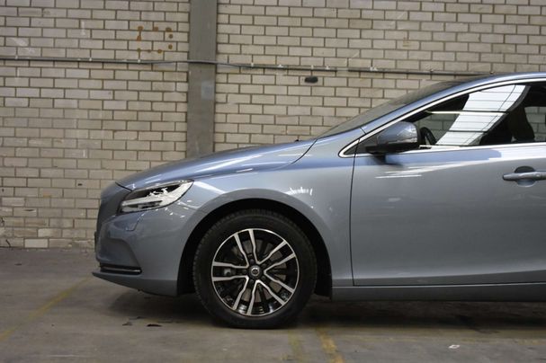 Volvo V40 T2 90 kW image number 1