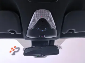 Car image 32